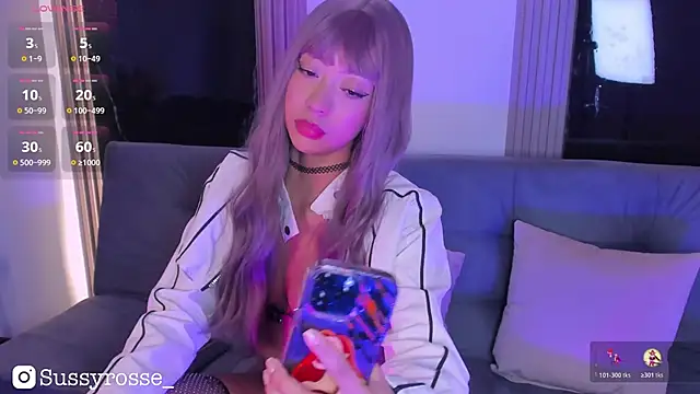 Snapshot of Sussyrosse_ chatting on 10-19-25, 04:40 Sussyrosse online show from 10-19-25, 04:40