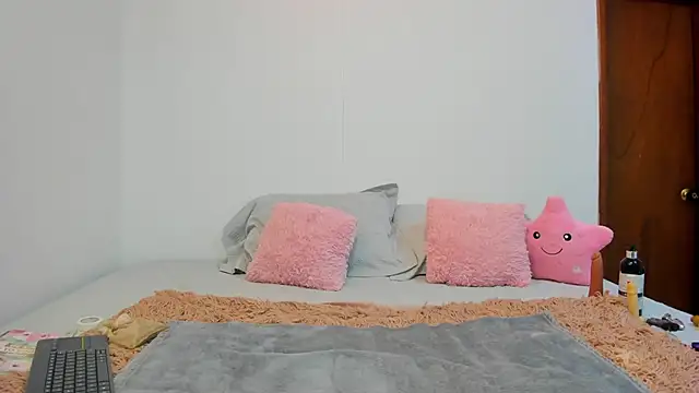 MiiaLane online show from 09-20-25, 02:18