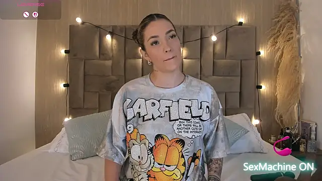 Snapshot of ClaradelMar chatting on 09-12-25, 11:43 ClaradelMar online show from 09-12-25, 11:43