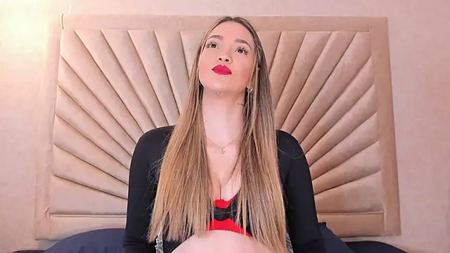 Snapshot of ClaradelMar chatting on 09-14-25, 10:58 ClaradelMar online show from 09-14-25, 10:58