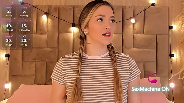 Snapshot of ClaradelMar chatting on 09-30-25, 10:53 ClaradelMar online show from 09-30-25, 10:53