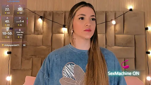 Snapshot of ClaradelMar chatting on 10-07-25, 10:56 ClaradelMar online show from 10-07-25, 10:56