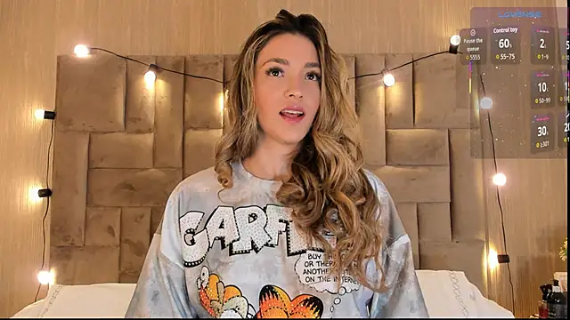 Snapshot of ClaradelMar chatting on 11-15-25, 10:23 ClaradelMar online show from 11-15-25, 10:23