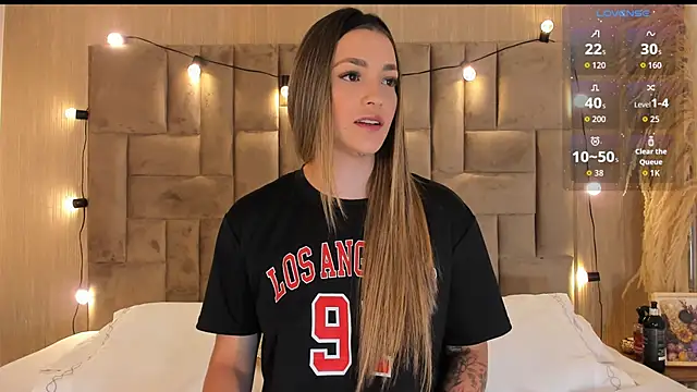 Snapshot of ClaradelMar chatting on 11-21-25, 10:25 ClaradelMar online show from 11-21-25, 10:25