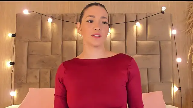 Snapshot of ClaradelMar chatting on 11-25-25, 10:37 ClaradelMar online show from 11-25-25, 10:37