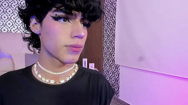 Snapshot of kaisage_tay chatting on 10-22-25, 03:40 kaisage tay online show from 10-22-25, 03:40