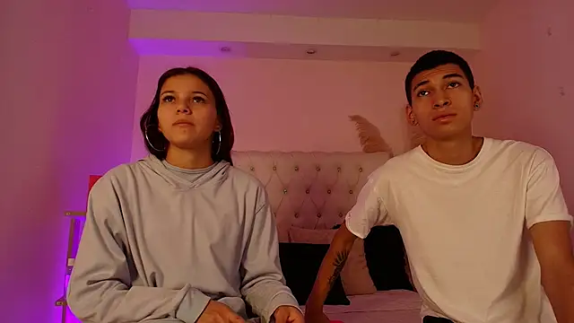 Snapshot of AmelieAndAce chatting on 11-03-25, 12:28 AmelieAndAce online show from 11-03-25, 12:28