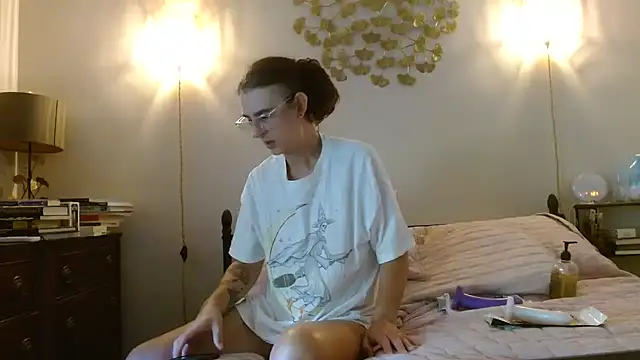 cindwyWow online show from 10-08-25, 05:21