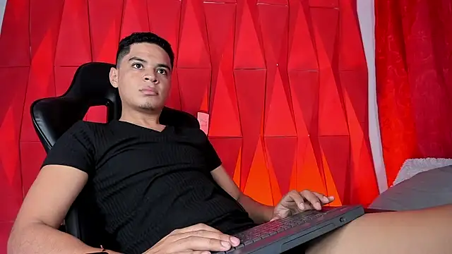 Snapshot of edy_play chatting on 05-31-26, 01:51 edy play online show from 05-31-26, 01:51