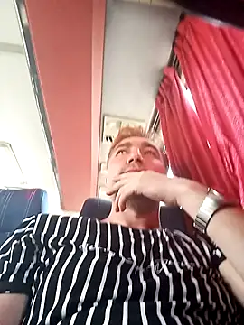 mert0359 online show from 09-10-25, 01:22