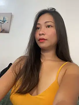 Snapshot of EmmaSean chatting on 05-18-26, 02:18 EmmaSean online show from 05-18-26, 02:18