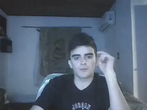 Snapshot of Rodrigo99_9 chatting on 03-31-26, 12:45 Rodrigo99 9 online show from 03-31-26, 12:45