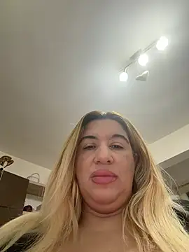 Snapshot of TheeaBlanco chatting on 05-10-26, 05:01 TheeaBlanco online show from 05-10-26, 05:01