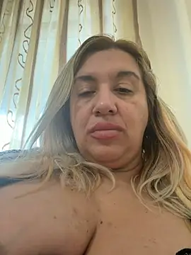Snapshot of TheeaBlanco chatting on 06-09-26, 03:45 TheeaBlanco online show from 06-09-26, 03:45