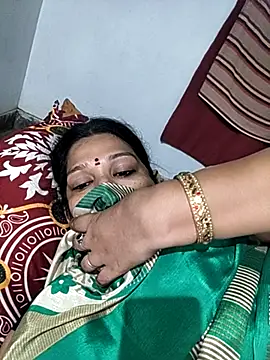 Snapshot of sutari84 chatting on 09-30-25, 03:06 sutari84 online show from 09-30-25, 03:06