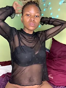 Seductive Yellow Titties online show from 03-27-26, 01:33