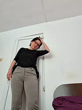 Snapshot of Vera_Elle chatting on 05-12-26, 06:32 Vera Elle online show from 05-12-26, 06:32