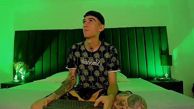 dominik thompson777 online show from 09-18-25, 02:35