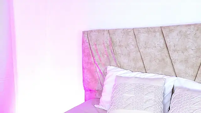 ScarlettLuxe online show from 10-03-25, 08:39