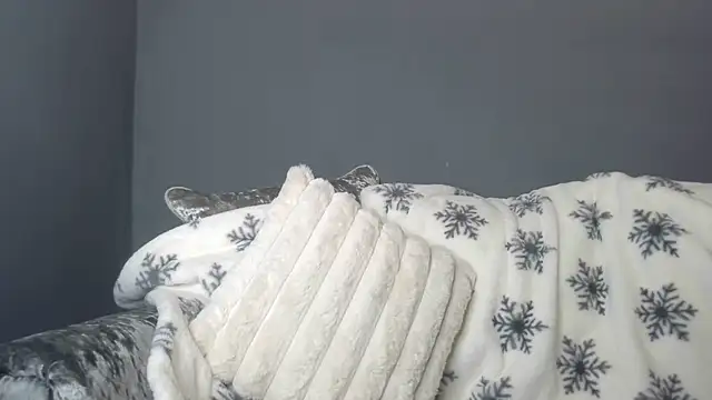 Snapshot of OliviaRyan22 chatting on 12-05-25, 08:34 OliviaRyan22 online show from 12-05-25, 08:34