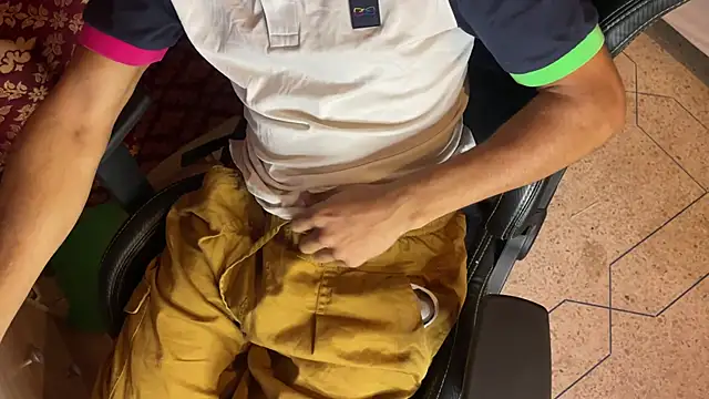 JUSTFORRICH online show from 10-18-25, 01:45