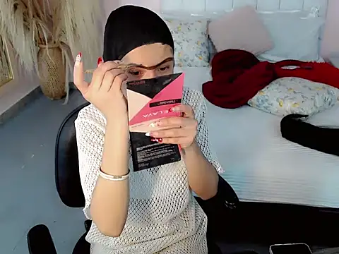 nathalialoes1 online show from 10-22-25, 07:13