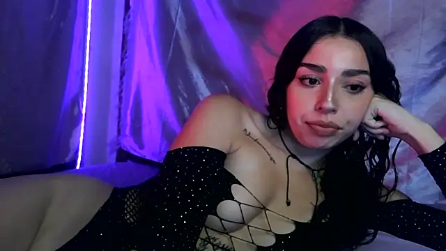 sweetbrunette22 online show from 02-11-26, 04:45