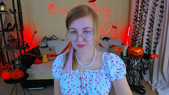 YourUniverser online show from 10-25-25, 09:28