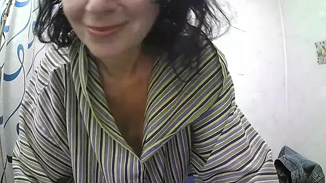 Snapshot of ValleriWind chatting on 07-17-26, 10:58 ValleriWind online show from 07-17-26, 10:58