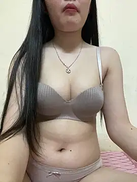 Xu Xubaby online show from 12-18-25, 11:49