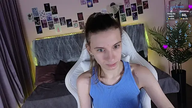 kaleriyaa  online show from 10-26-25, 01:22