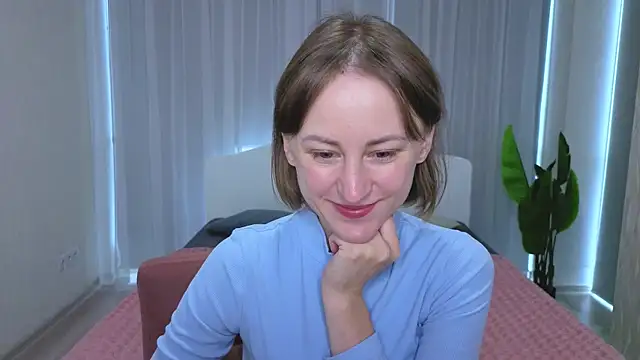 LuluChiiii online show from 10-03-25, 09:39