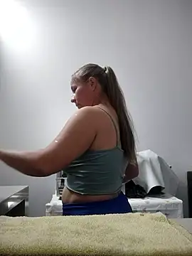 Nala1986 online show from 11-20-25, 04:18