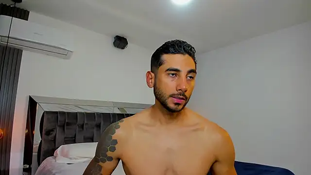 Snapshot of MARC_THOMPSON_ chatting on 10-24-25, 03:25 MARC THOMPSON online show from 10-24-25, 03:25