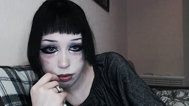 Snapshot of _LUCY_LAVE chatting on 10-27-25, 10:58  LUCY LAVE online show from 10-27-25, 10:58