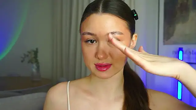 Snapshot of vvillywonka chatting on 02-13-26, 01:45 vvillywonka online show from 02-13-26, 01:45