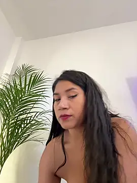 Snapshot of Ariana2017 chatting on 05-26-26, 02:40 Ariana2017 online show from 05-26-26, 02:40