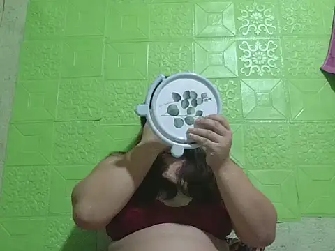 Snapshot of prettywetmom88 chatting on 09-30-25, 11:48 prettywetmom88 online show from 09-30-25, 11:48