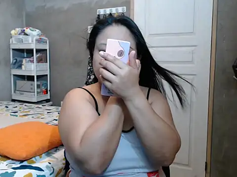 Snapshot of jengrey chatting on 10-25-25, 11:54 jengrey online show from 10-25-25, 11:54