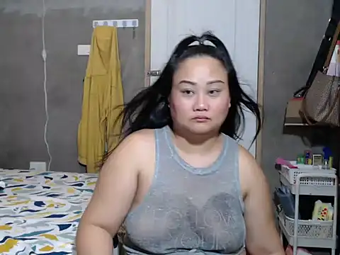 Snapshot of jengrey chatting on 11-07-25, 10:21 jengrey online show from 11-07-25, 10:21