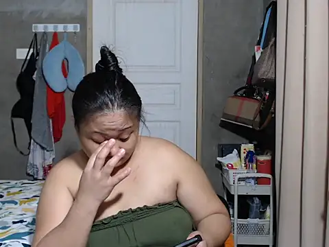 Snapshot of jengrey chatting on 11-18-25, 02:50 jengrey online show from 11-18-25, 02:50