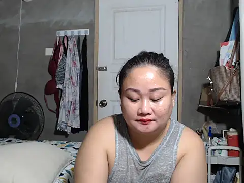 Snapshot of jengrey chatting on 12-05-25, 01:52 jengrey online show from 12-05-25, 01:52