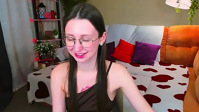 YourLovellyStory online show from 04-12-26, 12:21