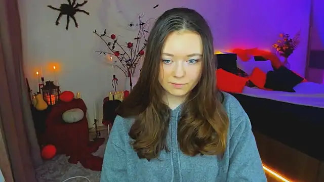 AlluringLookk online show from 10-27-25, 12:09