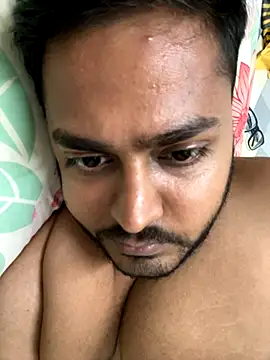 Snapshot of blrguychub chatting on 11-16-25, 01:06 blrguychub online show from 11-16-25, 01:06