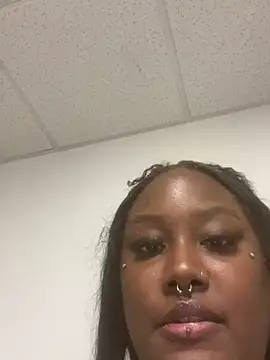 Cocomamii1 online show from 03-06-26, 04:20