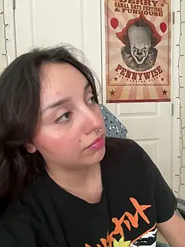 CharmingMaddie online show from 04-21-26, 05:50