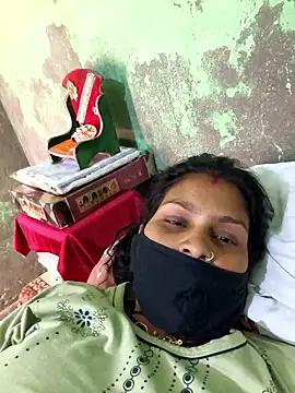 Love-pari077 online show from 11-03-25, 03:30