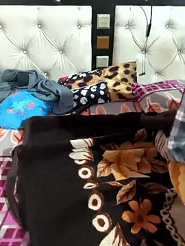 Love-pari077 online show from 12-03-25, 03:10