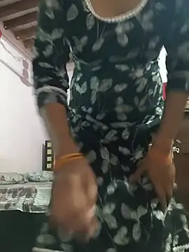 Love-pari077 online show from 06-14-26, 04:36